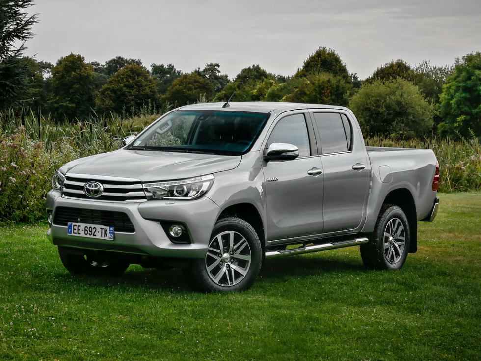 Коврики текстильные "Стандарт" для Toyota Hilux Pick Up (пикап / AN120) 2017 - Н.В., черные, 5шт.