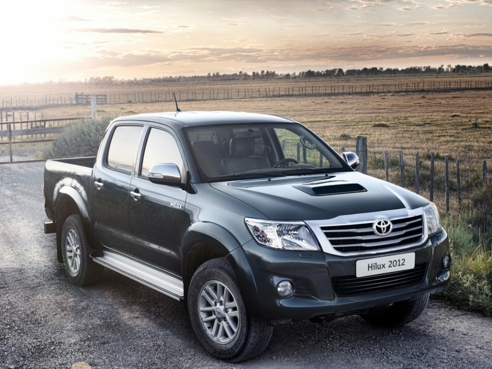 Коврики текстильные "Комфорт" для Toyota Hilux Pick Up (пикап / AN10,AN20,AN30) 2011 - 2015, черные, 5шт.